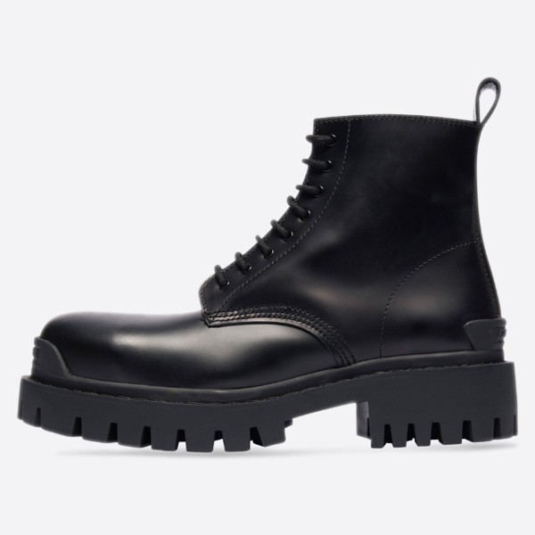 Valenciaga Strike Cow Leather Lace-Up Boots 589338WA9601000