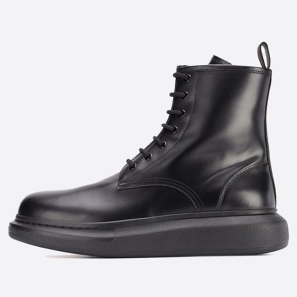 Alexander McQueen Contrast Sole Hybrid Combat Boots 586191WHX511000