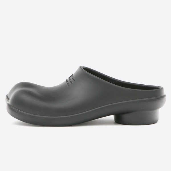 MM6 Maison Margiela Anatomic Clog Slippers, Black, S66WX0060P6780
