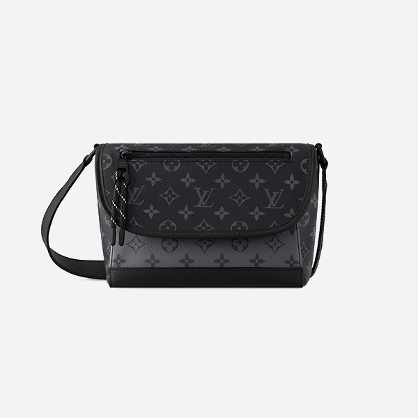 Louis Vuitton Small Messenger Bag M12681