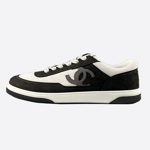 Chanel 23C latest popular panda black and white sneakers